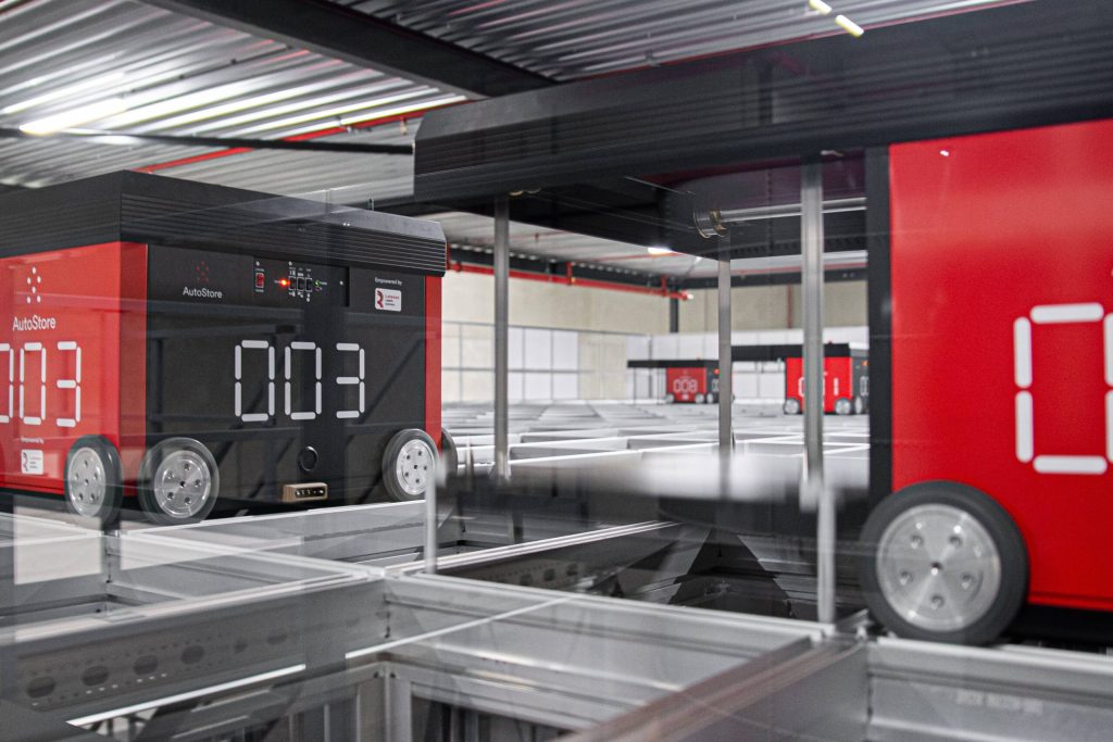 Shuttle systeem in een automatisch magazijn